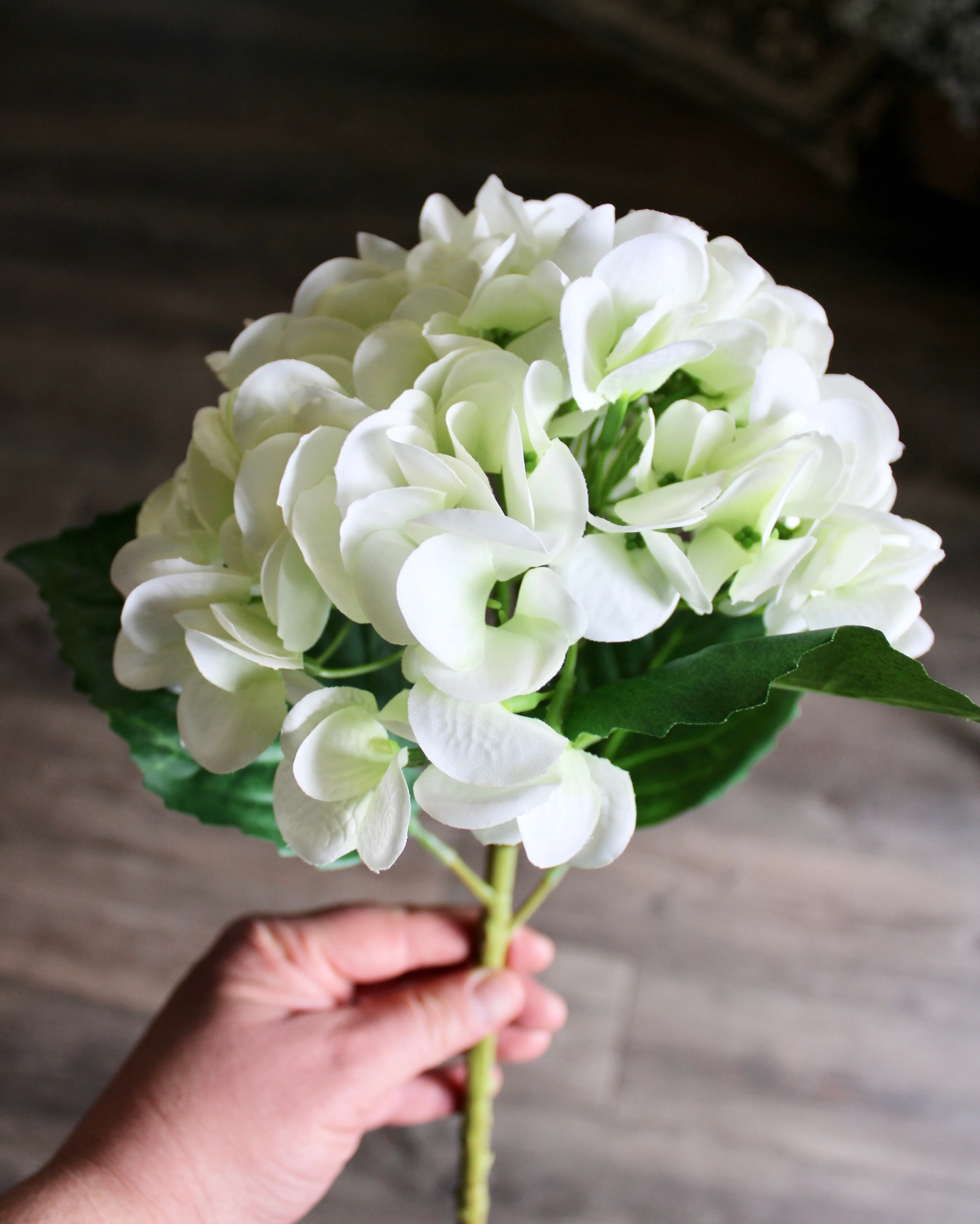 Fresh Touch White/Green Hydrangea Spray