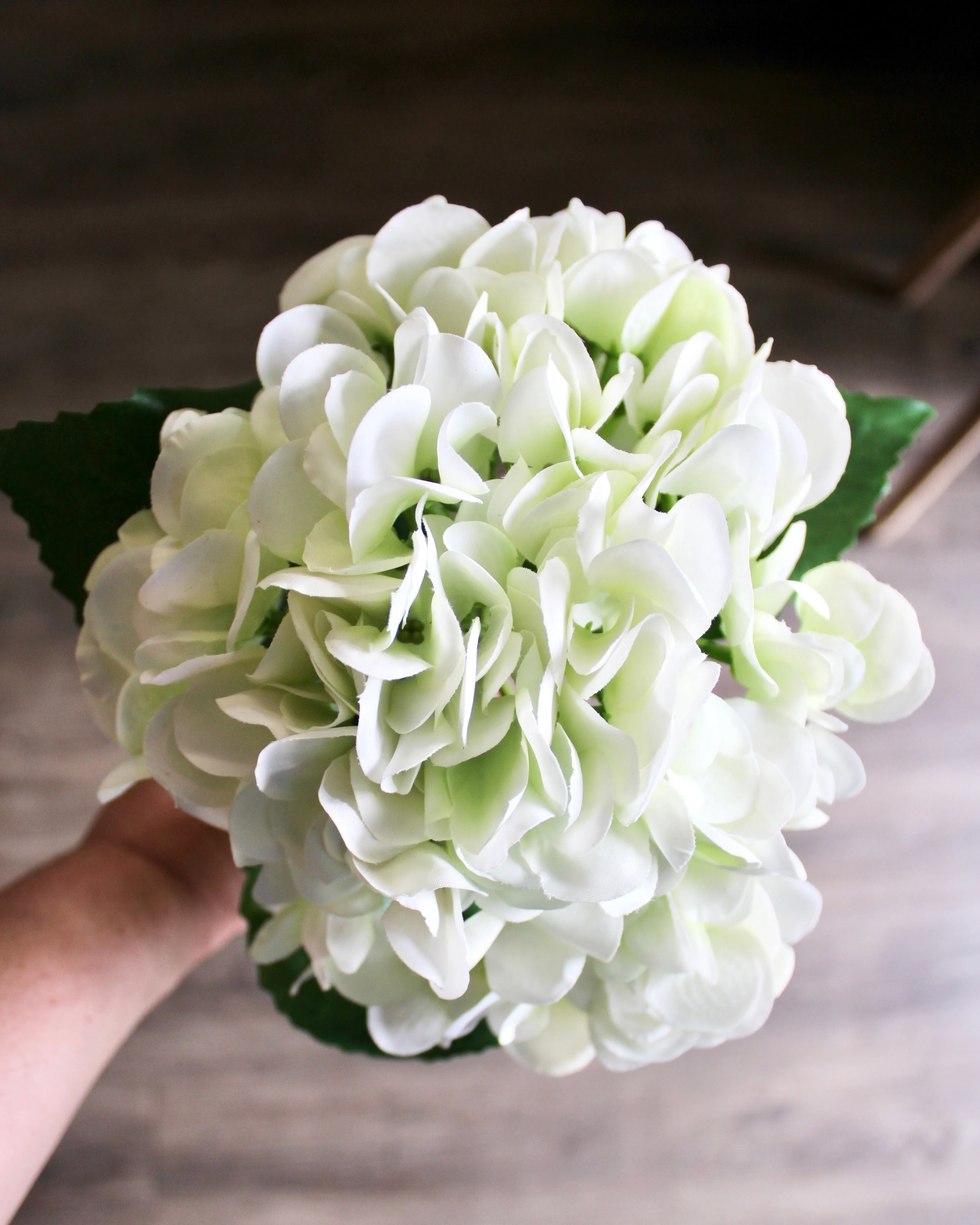 Fresh Touch White/Green Hydrangea Spray