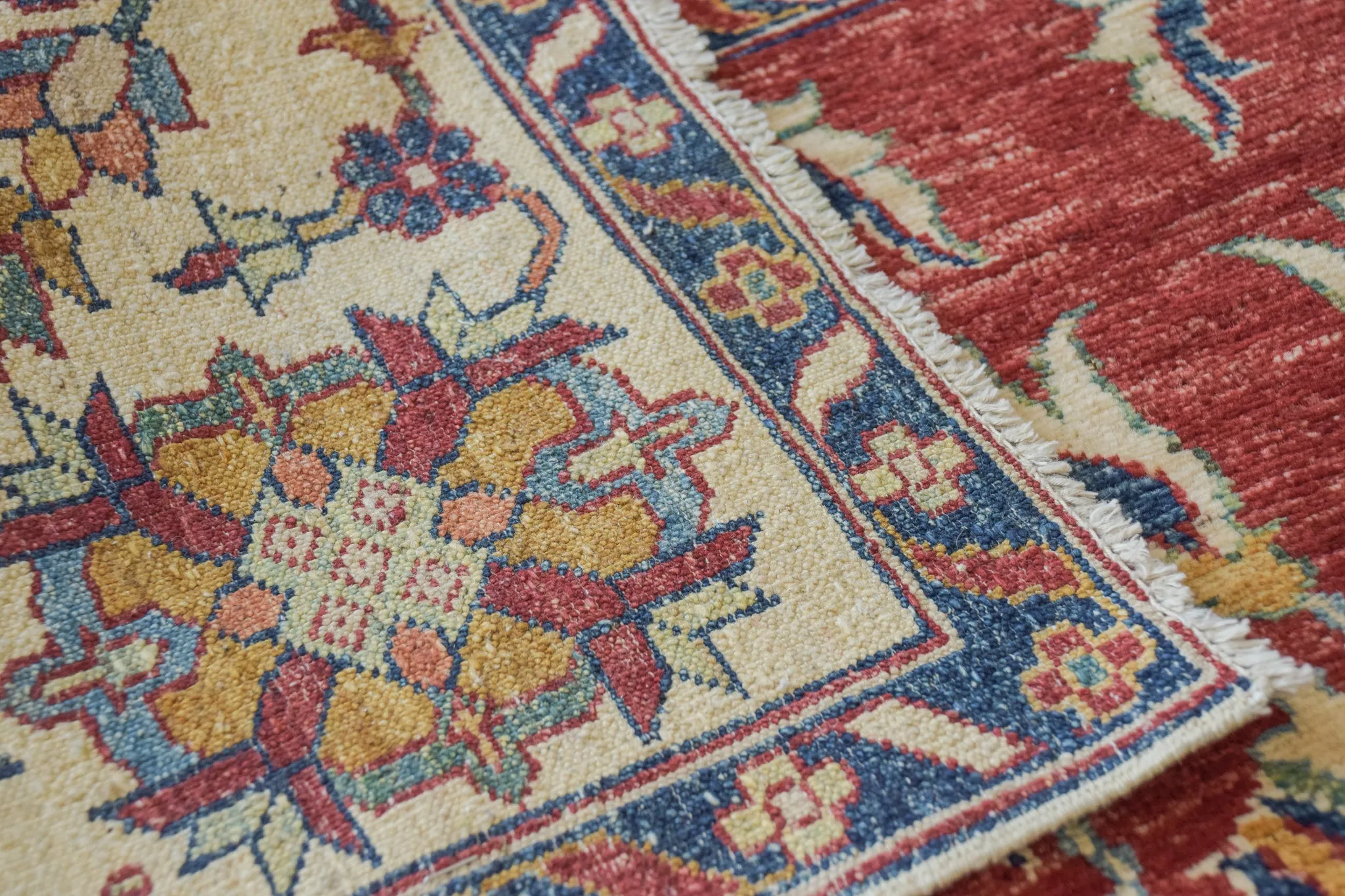 Sultanabad Style - Traditional Handwoven Rug